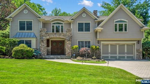 26 Devonshire Rd, Cresskill, NJ, 07626-2221 | Card Image
