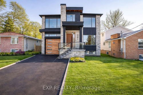 241 Parkway Ave, Keswick, ON, L4P2W1 | Card Image