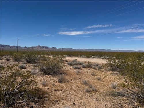 810-8005A Aquarius Dr, Golden Valley, AZ, 86413 | Card Image