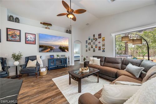 219 Glen Eagle Cir, NAPLES, FL, 34104-5716 | Card Image