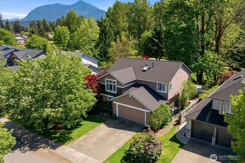 225 Se 10th Cir, North Bend, WA, 98045-8101 | Card Image