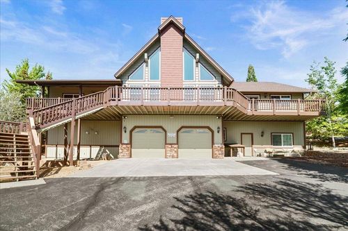 305 Starlight Cir, Big Bear Lake, CA, 92315-2482 | Card Image