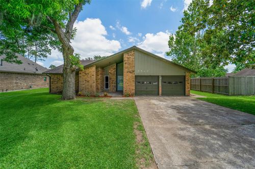 2547 Pinehurst Dr, West Columbia, TX, 77486-9686 | Card Image