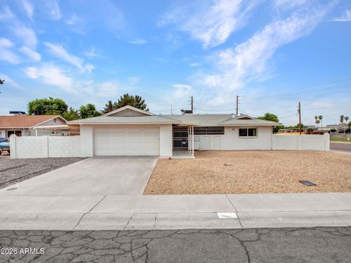 8201 E Malcomb Dr, Scottsdale, AZ, 85250-5627 | Card Image