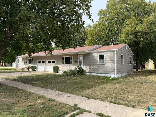 210 E 3rd St Street, Freeman, SD, 57029 | Card Image