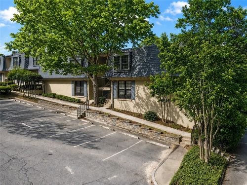 53 La Rue Pl Nw, Atlanta, GA, 30327-4068 | Card Image