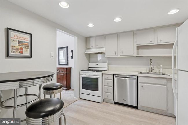 9 - 9 Old Forge Xing, Townhouse with 2 bedrooms, 3 bathrooms and null parking in DEVON PA | Image 9