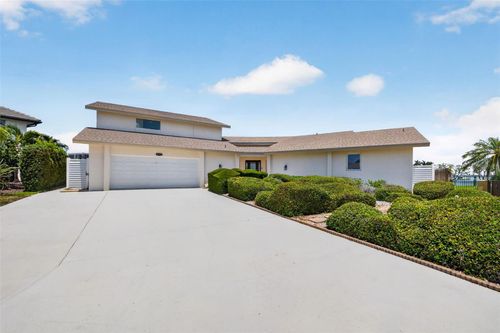 3111 Wedgewood Dr, BELLEAIR BEACH, FL, 33786-3636 | Card Image