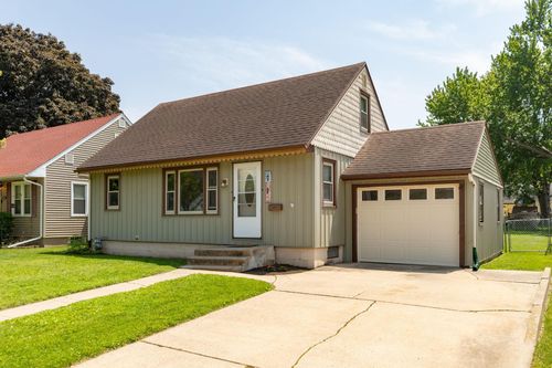 2010 E Oakland Ave, Austin, MN, 55912-4362 | Card Image