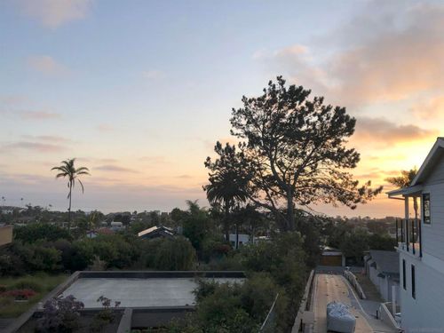 313 Sunset Dr, Encinitas, CA, 92024-2638 | Card Image