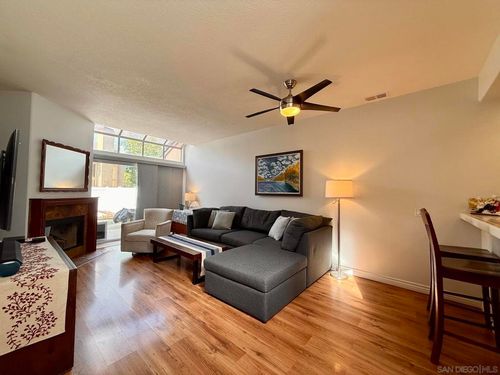 992 S Country Glen Way, Anaheim, CA, 92808 | Card Image