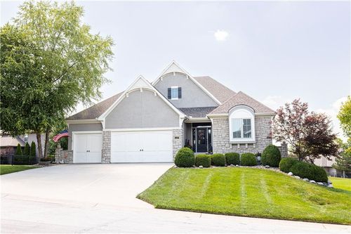 4500 Ne Parks Summit Ter, Lee's Summit, MO, 64064-7952 | Card Image