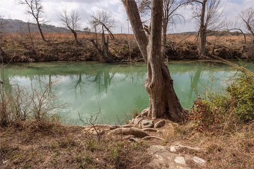 105 Ridge Oak Dr, Wimberley, TX, 78676-6174 | Card Image