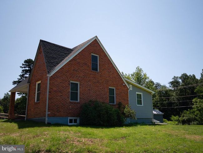2450 Happy Creek Rd, House other with 3 bedrooms, 2 bathrooms and null parking in FRONT ROYAL VA | Image 6
