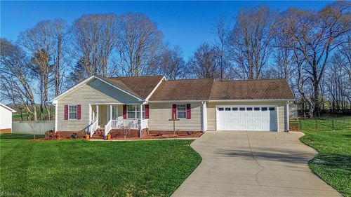112 Chimney Ridge Ln, Statesville, NC, 28625-9011 | Card Image