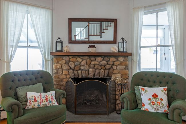 18 Prospect Hill Rd, House other with 6 bedrooms, 2 bathrooms and 1 parking in Branford CT | Image 6