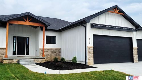 532 N 107th St, Lincoln, NE, 68527-2533 | Card Image