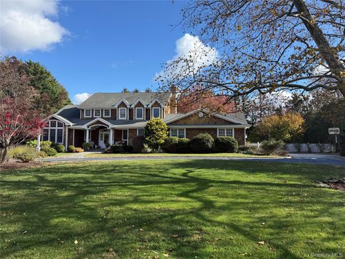 2465 Fairway Dr, Cutchogue, NY, 11935-2018 | Card Image