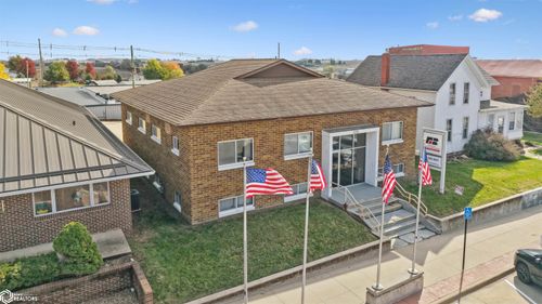 125 Jackson St, Brooklyn, IA, 52211-7711 | Card Image