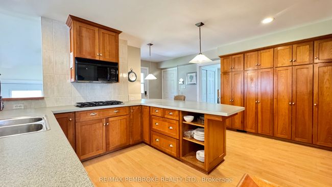 179 Ridge Rd, House other with 3 bedrooms, 2 bathrooms and 4 parking in Deep River ON | Image 9