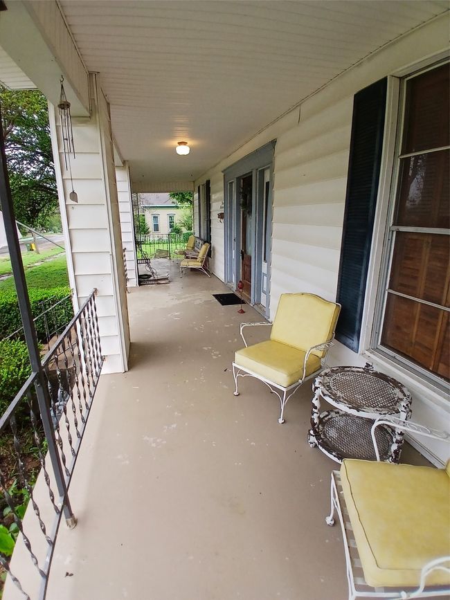 300 Nw 2 Nd St, House other with 2 bedrooms, 2 bathrooms and null parking in Hubbard TX | Image 26