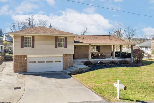 8 Alicia St, Westover, WV, 26501-4102 | Card Image
