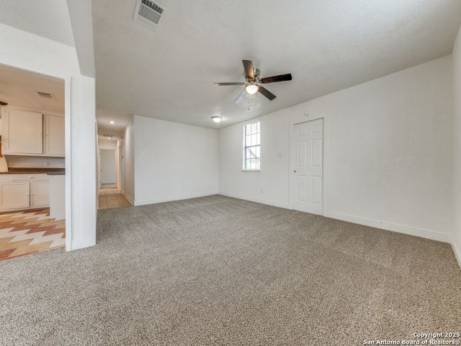 105 Galbreath Ave, House other with 3 bedrooms, 1 bathrooms and null parking in Devine TX | Image 20