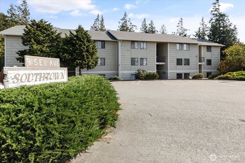 apt-104-91 Se 11th Ave, Oak Harbor, WA, 98277-3126 | Card Image