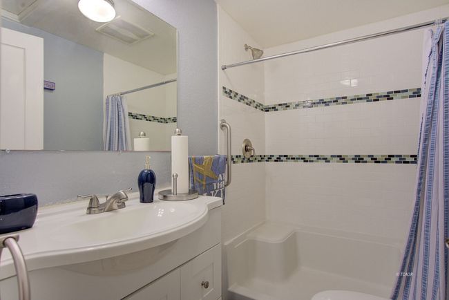Primary Bathroom | Image 26