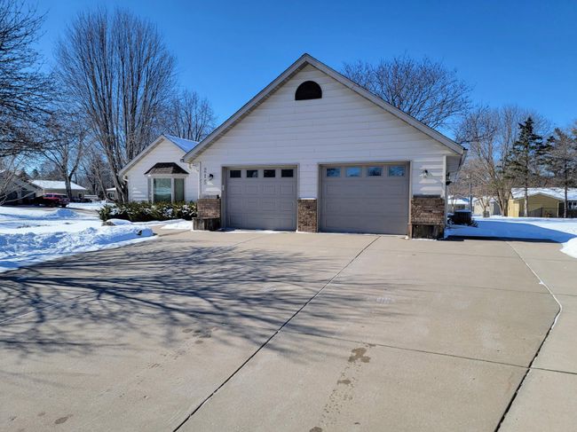 215 Girgen Dr Vermillion - Front 1.jpg | Image 41
