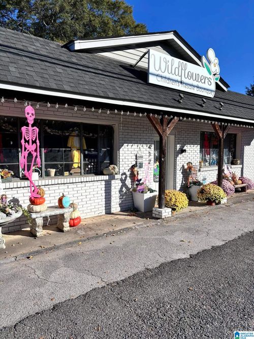 412 Main St, Trussville, AL, 35173-1427 | Card Image