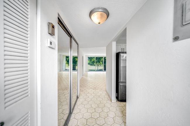 foyer hallway | Image 18