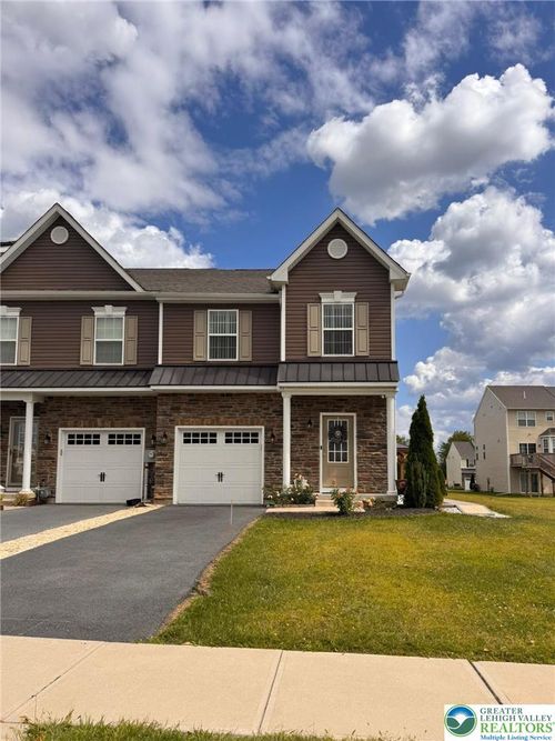 1391 Caspian St, Allentown, PA, 18104-8279 | Card Image