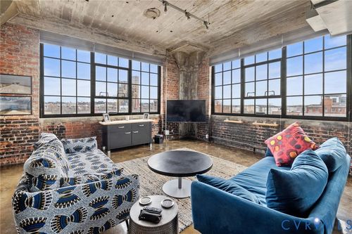 u44-201 Hull St, Richmond, VA, 23224-4263 | Card Image