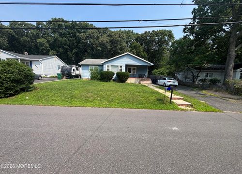 429 Shady Ln, Howell, NJ, 07731-1918 | Card Image