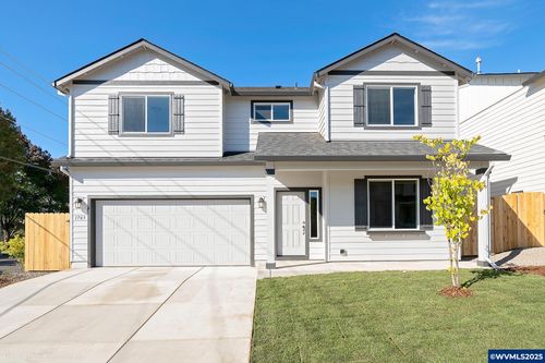 888 S 9th St, Harrisburg, OR, 97446-9589 | Card Image