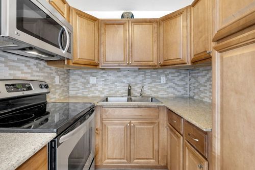 211-2970 Ne 16th Ave, Oakland Park, FL, 33334-5243 | Card Image