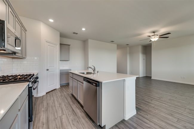 5904 Priory Dr, House other with 4 bedrooms, 2 bathrooms and null parking in Aubrey TX | Image 13