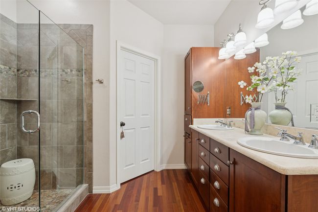 Primary Bathroom | Image 36