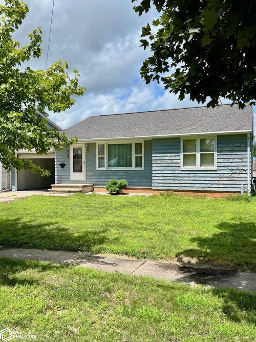 909 1st Avenue Se, Clarion, IA, 50525 | Card Image