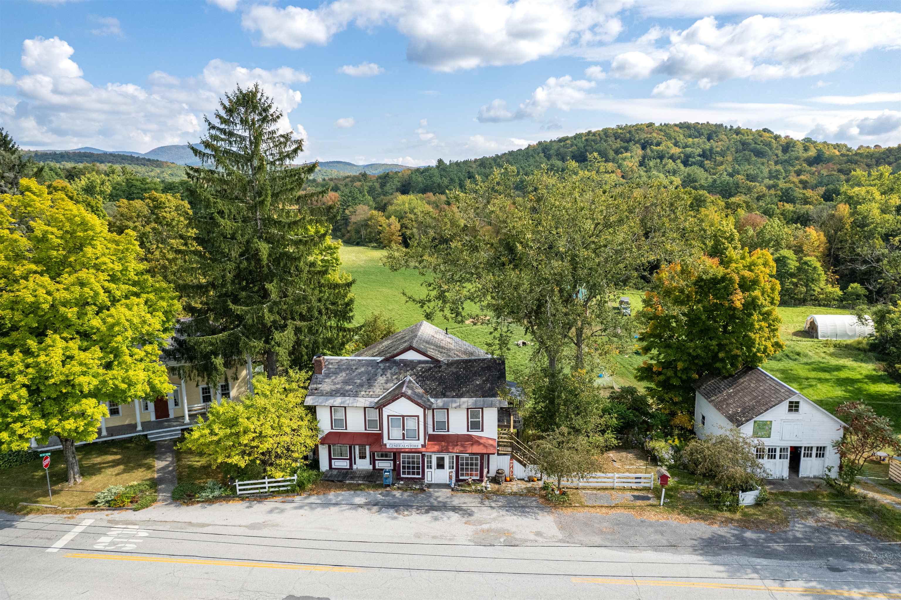 11 On The Grn, Poultney, VT 05764