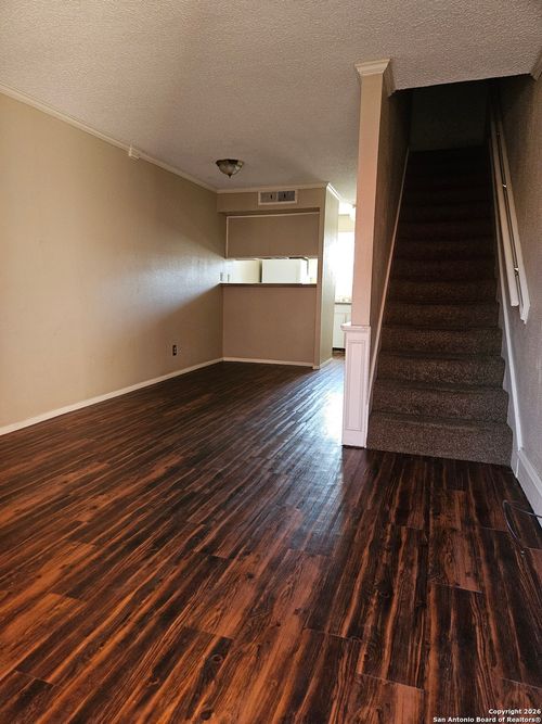 910-3243 Nacogdoches Rd, San Antonio, TX, 78217-3327 | Card Image