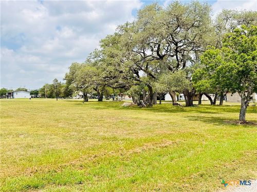 510 Pat Cleburne St, Yoakum, TX, 77995 | Card Image