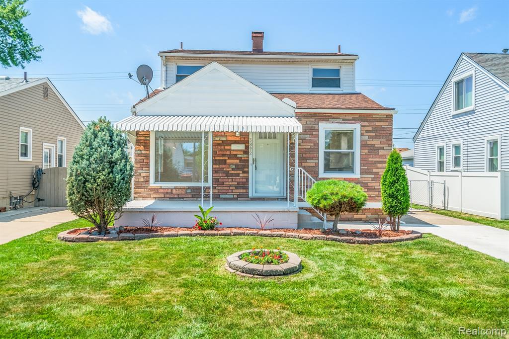 21st St, Wyandotte, MI 48192