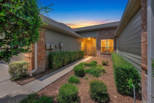 3105 Judge Holland Ln, Plano, TX, 75025-5296 | Card Image