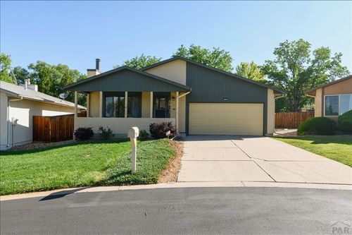 49 Terrace Dr, Pueblo, CO, 81001-1135 | Card Image