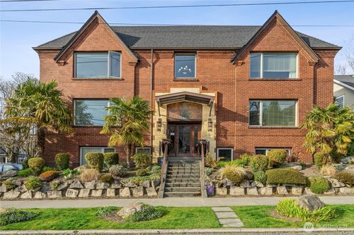 102-102 Galer St, Seattle, WA, 98109-5722 | Card Image