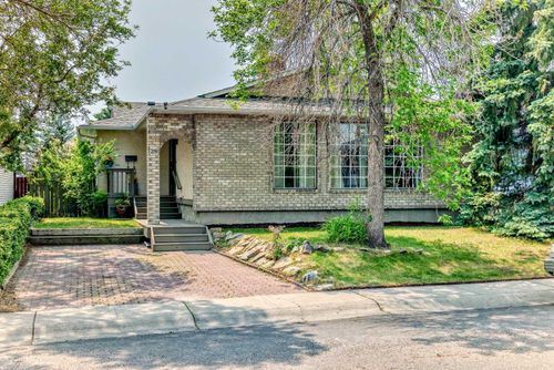 219 Rundleridge Way Ne, Calgary, AB, T1Y2J8 | Card Image