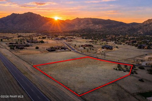 9899 N American Ranch Rd, Prescott, AZ, 86305-9032 | Card Image
