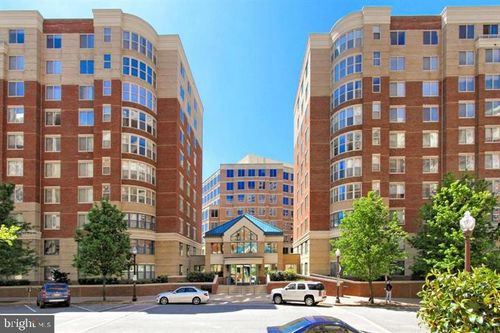401w-3830 9th St N, ARLINGTON, VA, 22203-5833 | Card Image